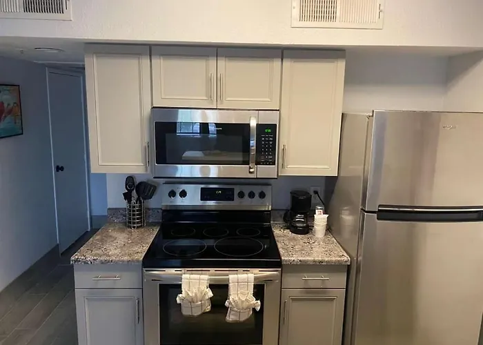 Mesmerising 2 Bedroom At Dv Apartment *