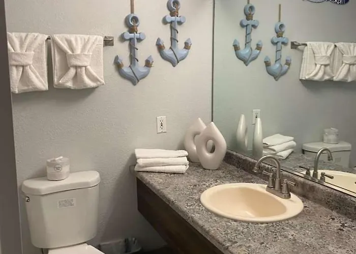 Mesmerising 2 Bedroom At Dv Apartment *