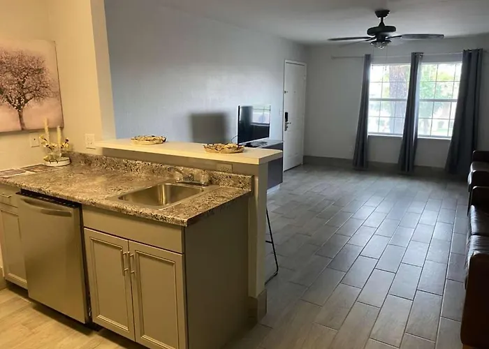 Mesmerising 2 Bedroom At Dv Phoenix